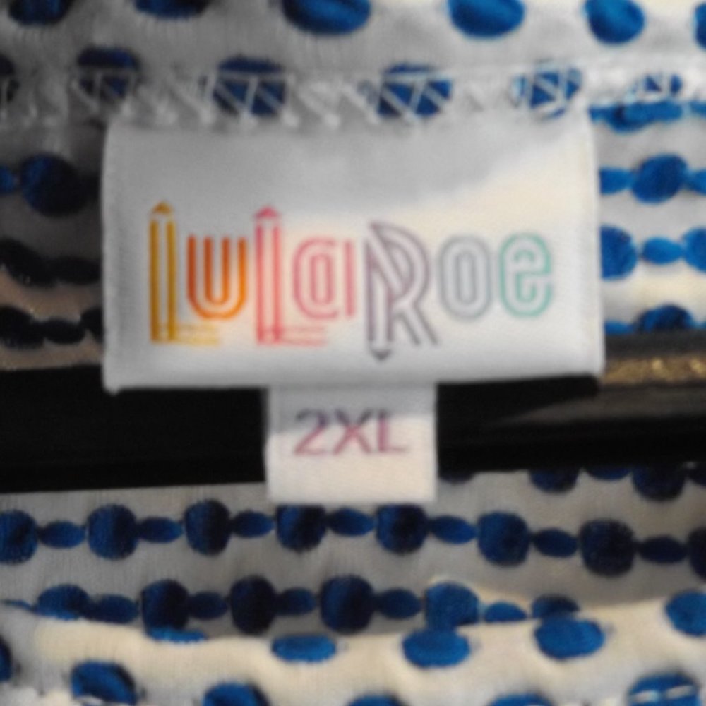 LULAROE PLUS TOP - Picture 3 of 6